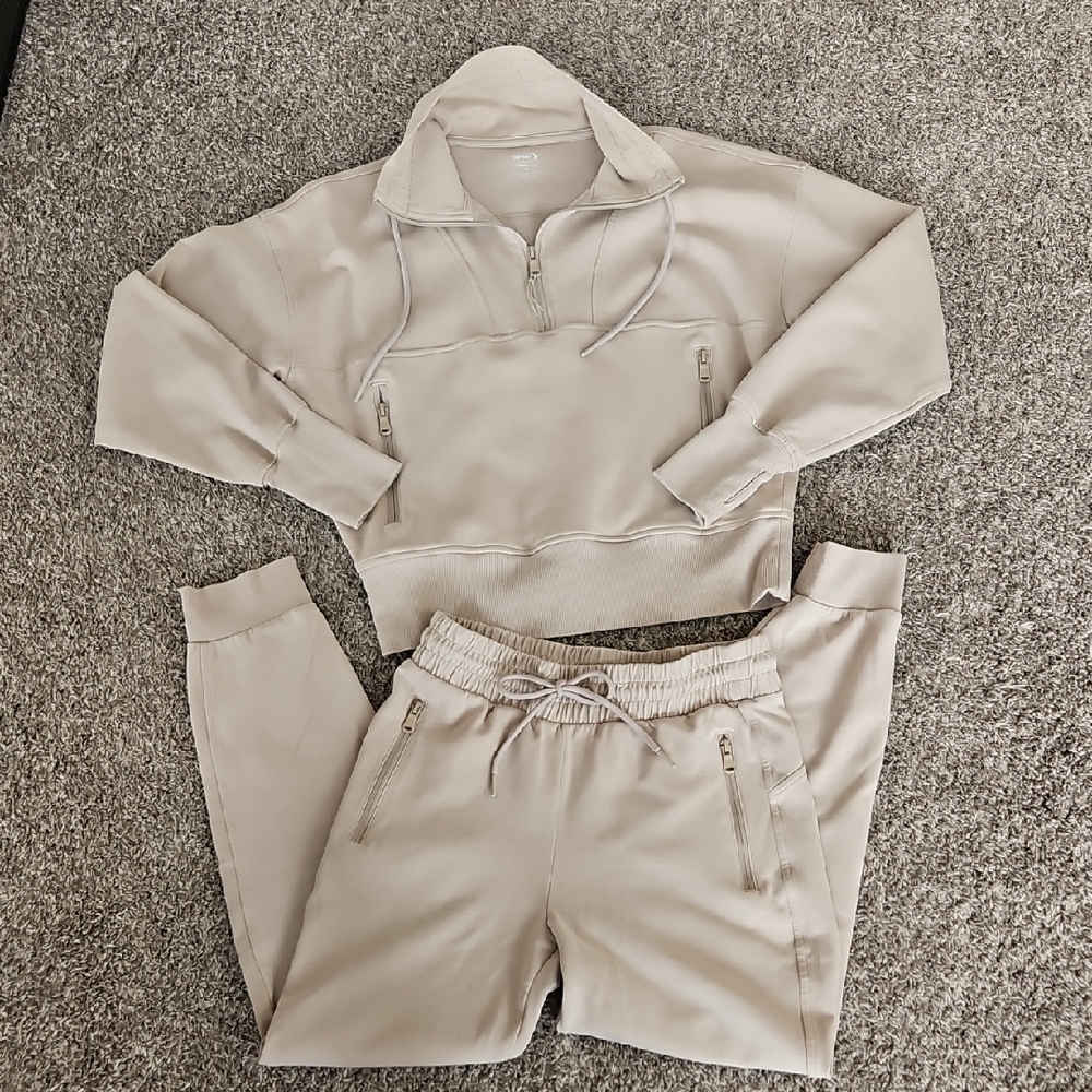 Old Navy Active Beige Set